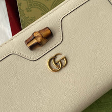 Load image into Gallery viewer, Gucci Diana Continental Wallet