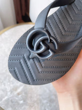 Load image into Gallery viewer, Gucci Chevron Thong Sandal