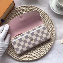 Load image into Gallery viewer, Louis Vuitton Emilie Wallet