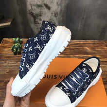 Load image into Gallery viewer, Louis Vuitton Squad Sneakers