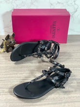 Load image into Gallery viewer, Valentino Rockstud Sandal