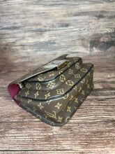 Load image into Gallery viewer, Louis Vuitton Passy Bag