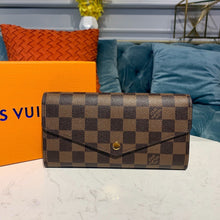 Load image into Gallery viewer, Louis Vuitton Sarah Wallet