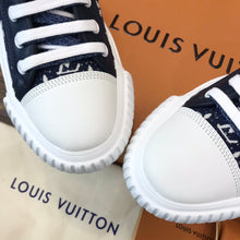 Load image into Gallery viewer, Louis Vuitton Squad Sneakers