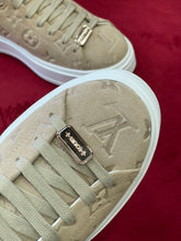 Load image into Gallery viewer, Louis Vuitton Time Out Sneakers