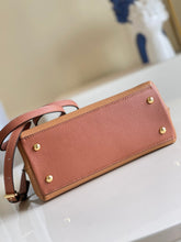 Load image into Gallery viewer, Louis Vuitton LockMe Ever BB Bag