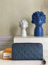 Load image into Gallery viewer, Louis Vuitton Zippy Wallet