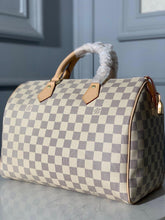 Load image into Gallery viewer, Louis Vuitton Speedy Bag 30 - LUXURY KLOZETT
