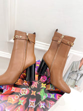 Load image into Gallery viewer, Louis Vuitton Silhouette Ankle Boots