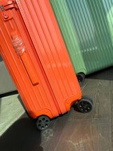 Load image into Gallery viewer, Rimowa Large Essential Suitcase