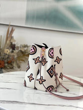 Load image into Gallery viewer, Louis Vuitton NeoNoe MM Bag