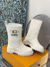 Load image into Gallery viewer, Louis Vuitton Territory Half Boots