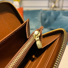 Load image into Gallery viewer, Louis Vuitton Zippy Wallet