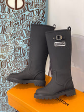 Load image into Gallery viewer, Louis Vuitton Territory high Boots