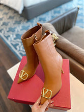 Load image into Gallery viewer, Valentino Boots