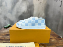 Load image into Gallery viewer, Louis Vuitton Resort Sneakers