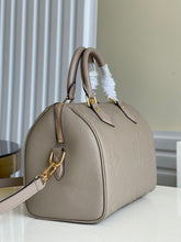 Load image into Gallery viewer, Louis Vuitton Speedy Bandouliere 25 Bag