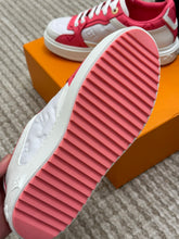 Load image into Gallery viewer, Louis Vuitton Time Out Sneakers