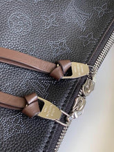 Load image into Gallery viewer, Louis Vuitton Beaubourg Hobo MM Bag