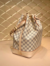 Load image into Gallery viewer, Louis Vuitton Noe Bag