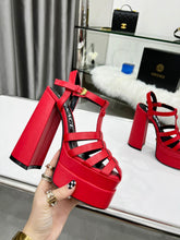 Load image into Gallery viewer, Versace La Medusa Platform Sandals