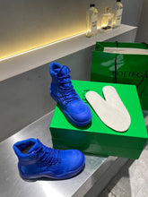 Load image into Gallery viewer, Bottega Puddle Bomber Boots