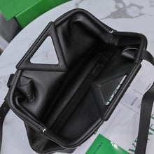 Load image into Gallery viewer, Bottega Veneta Point Medium Bag