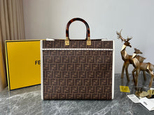 Load image into Gallery viewer, Fendi Sunshine Shopper Meduim Bag