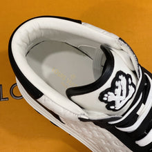 Load image into Gallery viewer, Louis Vuitton Ollie  Sneakers