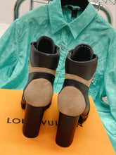 Load image into Gallery viewer, Louis Vuitton Star Trail Ankle Boots