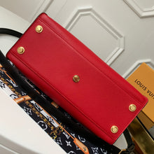 Load image into Gallery viewer, Louis Vuitton On My Side MM Bag