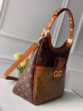 Load image into Gallery viewer, Louis Vuitton Dauphine MM Hobo Bag