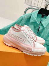 Load image into Gallery viewer, Louis Vuitton Squad Sneakers