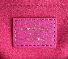 Load image into Gallery viewer, Louis Vuitton New Wave Chain Bag