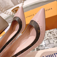 Load image into Gallery viewer, Louis Vuitton Signature Pump