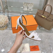 Load image into Gallery viewer, Hermes premiere 70 Heels