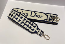 Load image into Gallery viewer, Christian Dior Medium Lady D Lite Bag