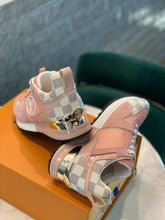 Load image into Gallery viewer, Louis Vuitton Run Away Sneakers
