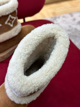 Load image into Gallery viewer, Louis Vuitton Snow DropFlat Ankle Boots