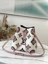 Load image into Gallery viewer, Louis Vuitton NeoNoe MM Bag