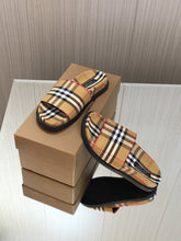 Load image into Gallery viewer, Burberry Men Slides