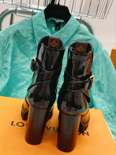 Load image into Gallery viewer, Louis Vuitton Star Trail Ankle Boots