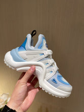 Load image into Gallery viewer, Louis Vuitton Archlight Sneaker