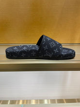 Load image into Gallery viewer, Louis Vuitton Men Slides