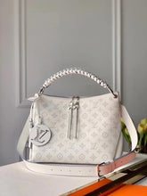 Load image into Gallery viewer, Louis Vuitton Beaubourg Hobo MM Bag