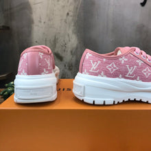 Load image into Gallery viewer, Louis Vuitton Squad Sneakers