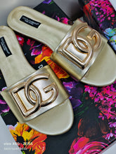 Load image into Gallery viewer, Dolce & Gabbana Polished Calfskin Sliders with DG logo