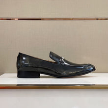 Load image into Gallery viewer, Louis Vuitton Shoe