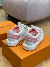 Load image into Gallery viewer, Louis Vuitton Time Out Sneakers