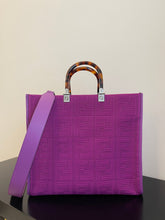 Load image into Gallery viewer, Fendi Sunshine Shopper Meduim Bag